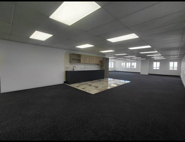 377M² OFFICE TO LET IN BRYANSTON
